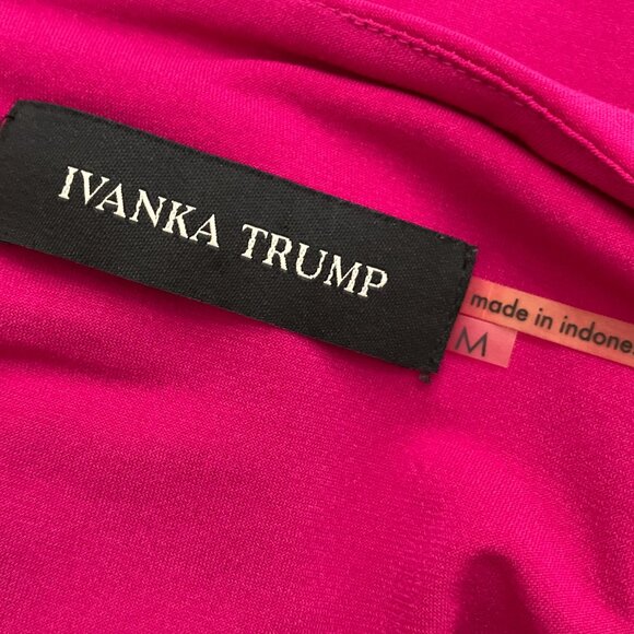 Ivanka Trump Medium M Fuchsia Pleat Neck Stretch Knit Sleeveless Shell Top - Picture 4 of 5